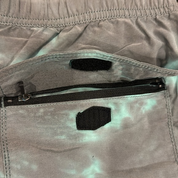 New RVCA VA Elastic Manic Shorts - Picture 8 of 12
